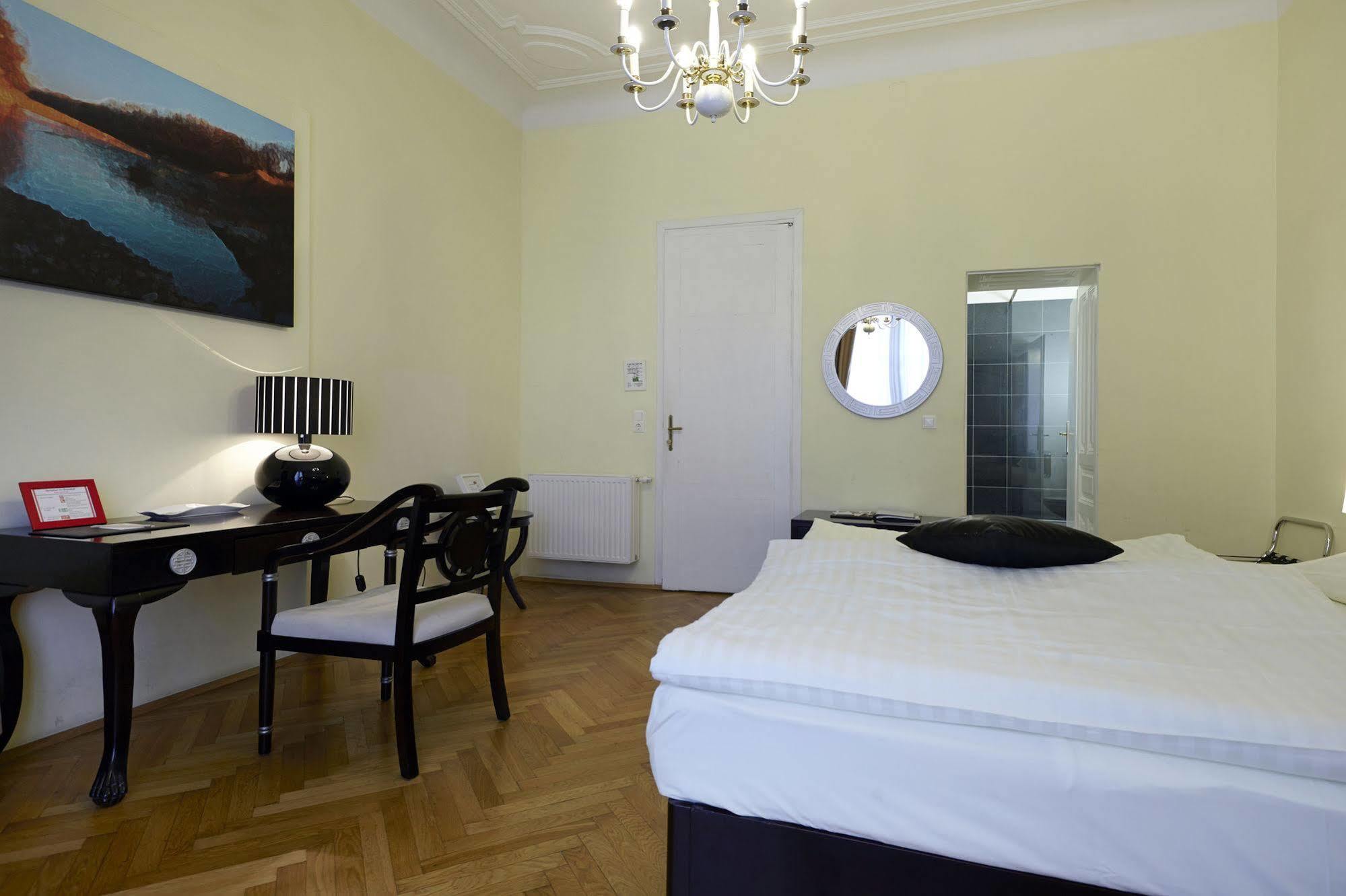 Hotel Pension Museum Vienna Exterior photo