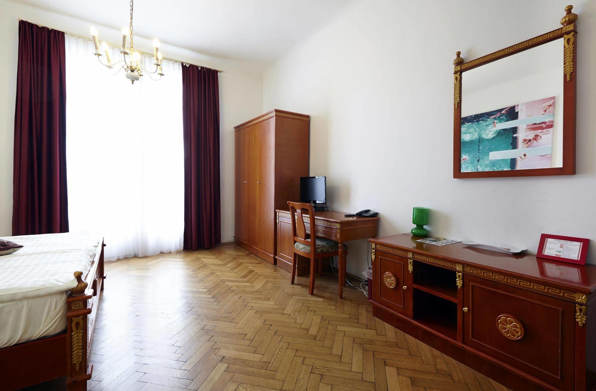 Hotel Pension Museum Vienna Exterior photo