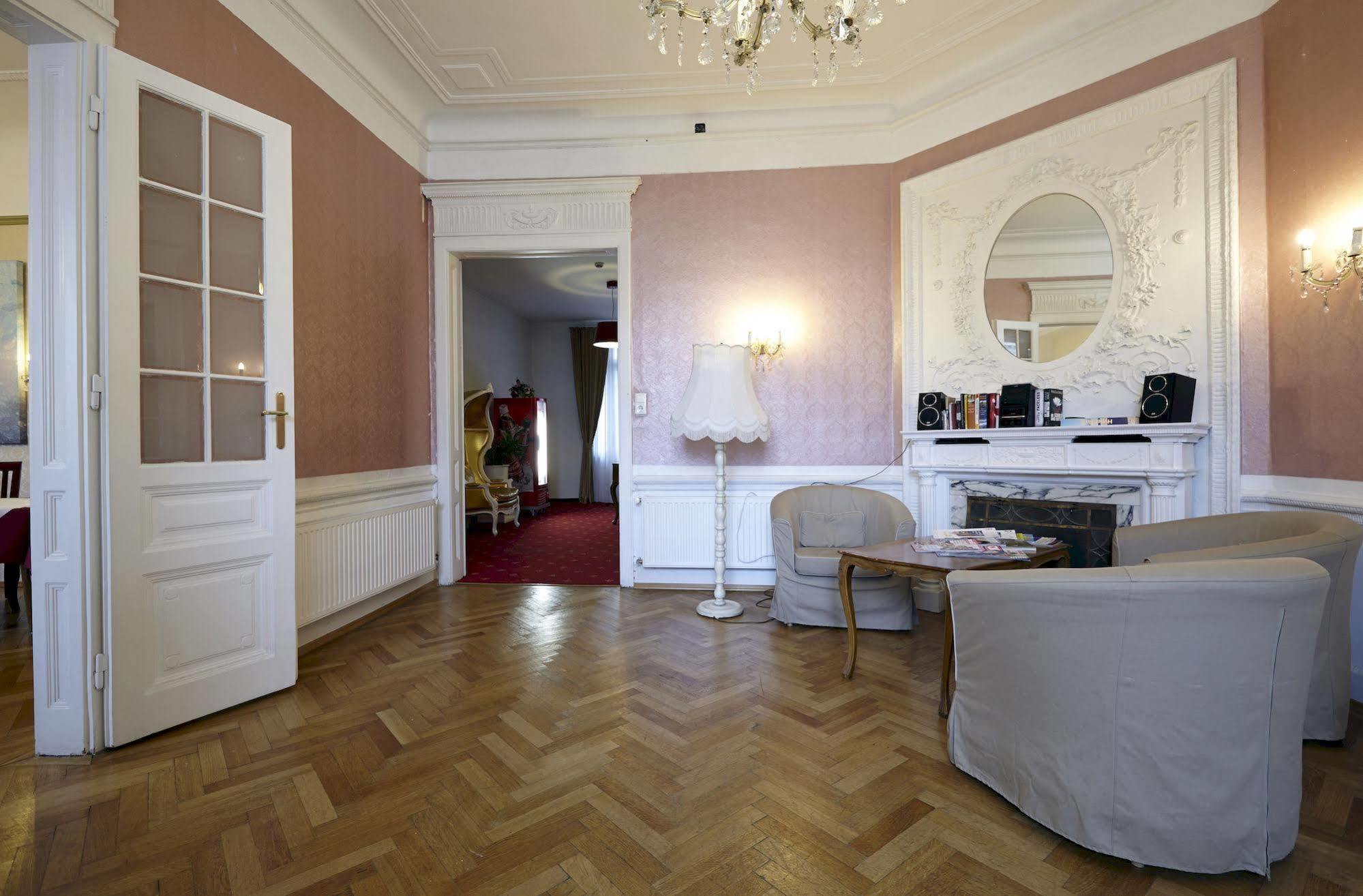 Hotel Pension Museum Vienna Exterior photo