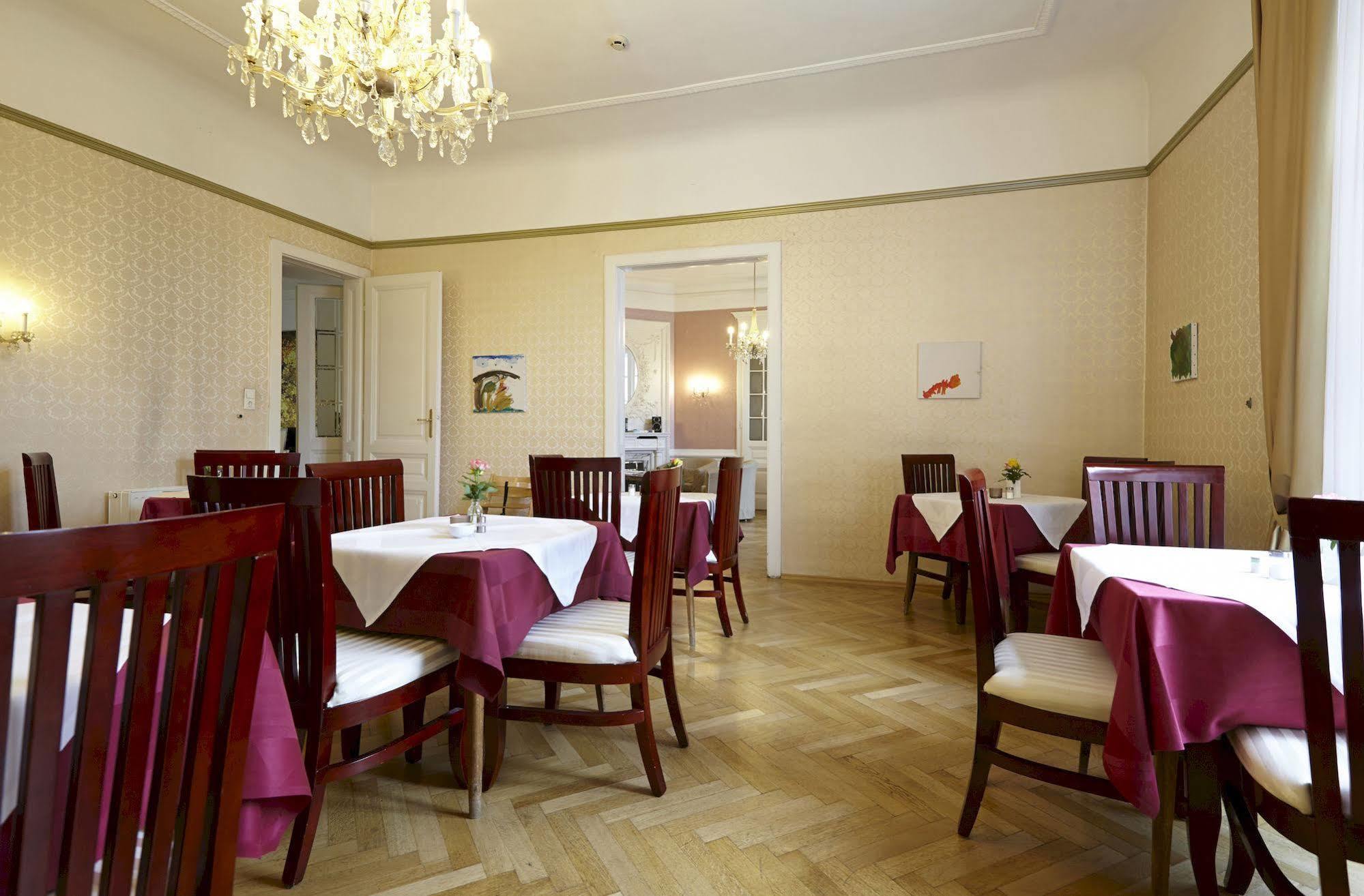 Hotel Pension Museum Vienna Exterior photo